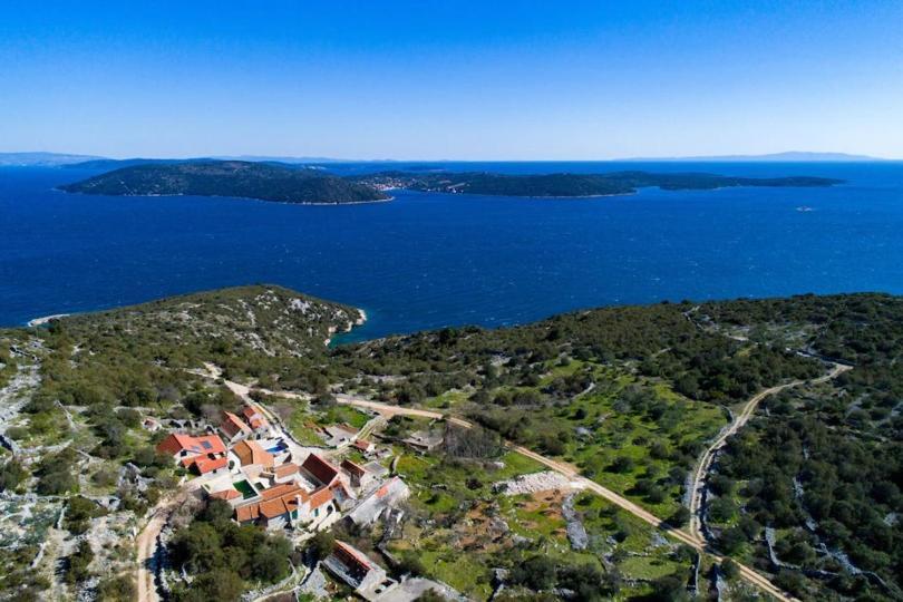 Private In Olive Grove With Heated Pool *