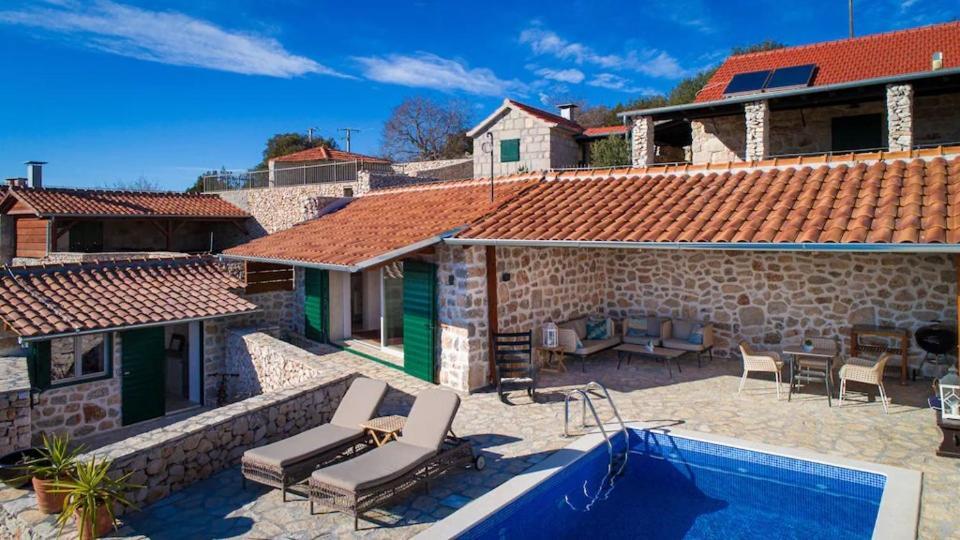 Villa Private In Olive Grove With Heated Pool *