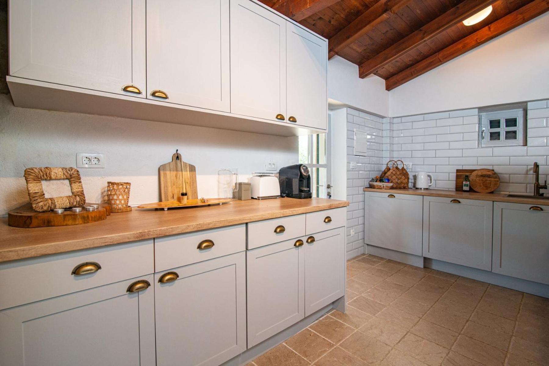Villa Private In Olive Grove With Heated Pool Vinišće